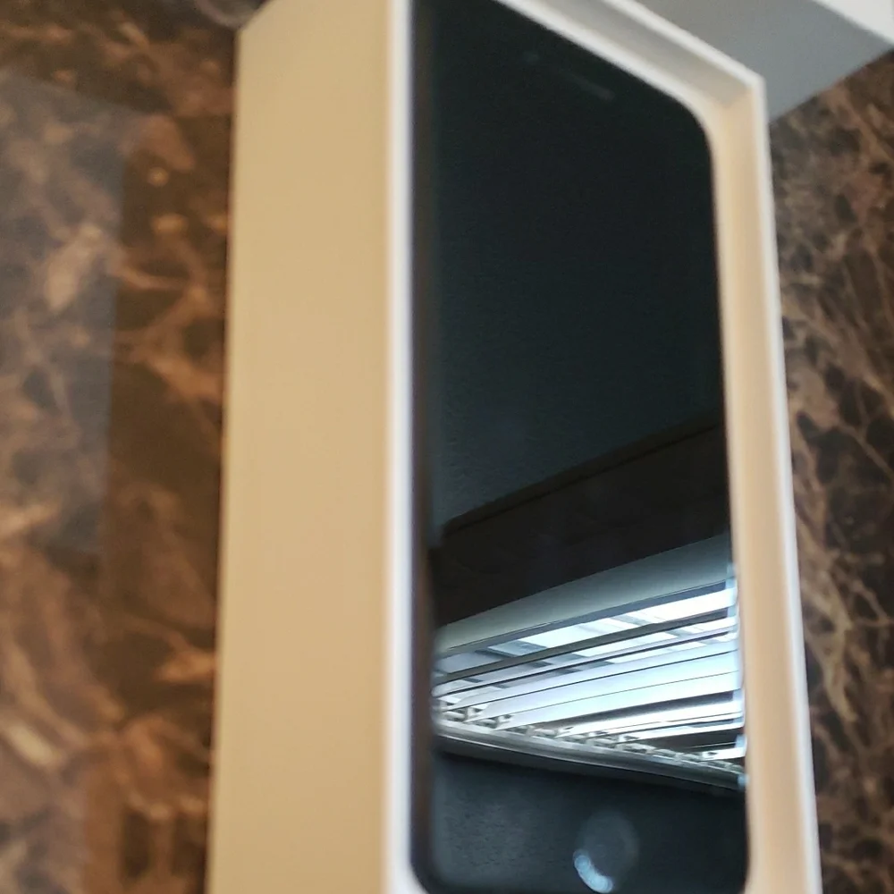 Apple Black Smartphone with Box Working Reset Of Fabric